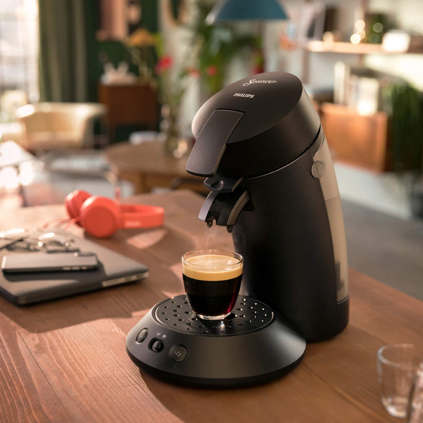 Philips Senseo Original Plus, Machine à café à dosettes (Sélecteur d'intensité, Technologie Booster d'arômes, de plastiques recyclés), Blanc, CSA210/11